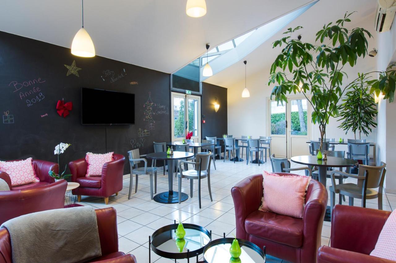 Comfort Hotel Grenoble Meylan Exterior photo